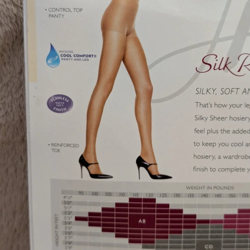 Hanes Silk Reflections Silky Sheer Pantyhose EF Barely Black Control Top 718 NIP